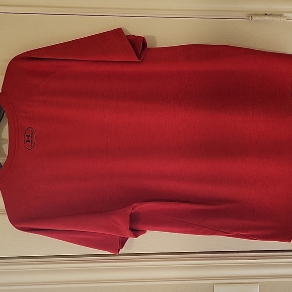 Under Armour Men's Red Shirt size XL - Picture 2 of 8